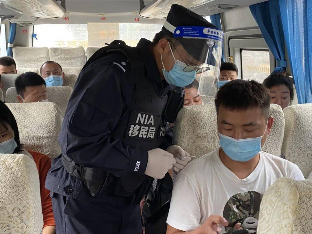 火车站的临时身份_火车证临时站身份证能用吗_火车站的临时身份证